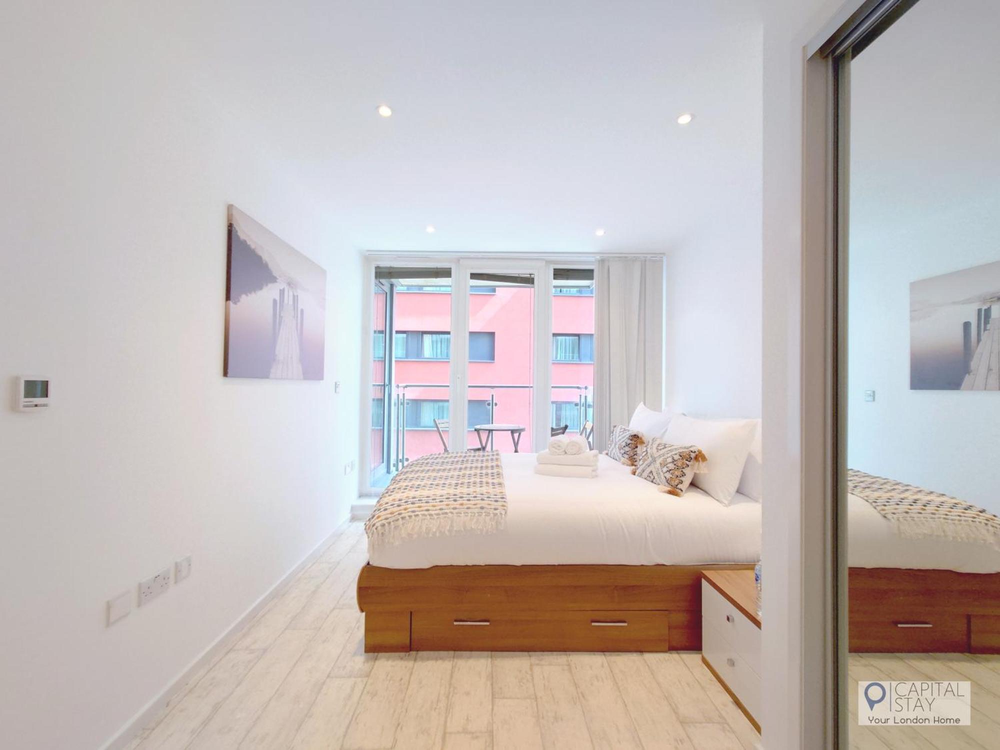 Deluxe One Bed By Excel & O2