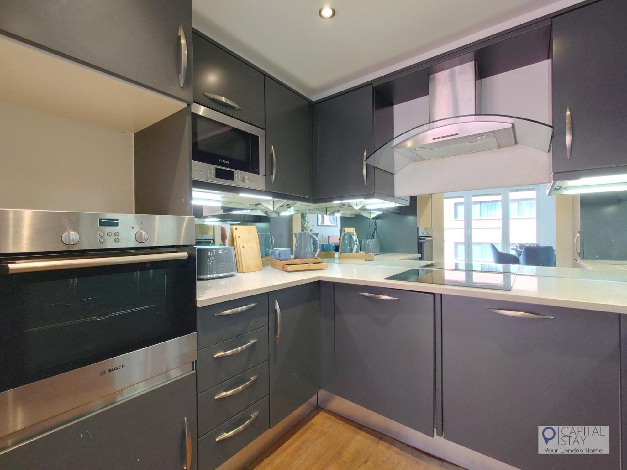 Deluxe One Bed By Excel & O2 Apartment *