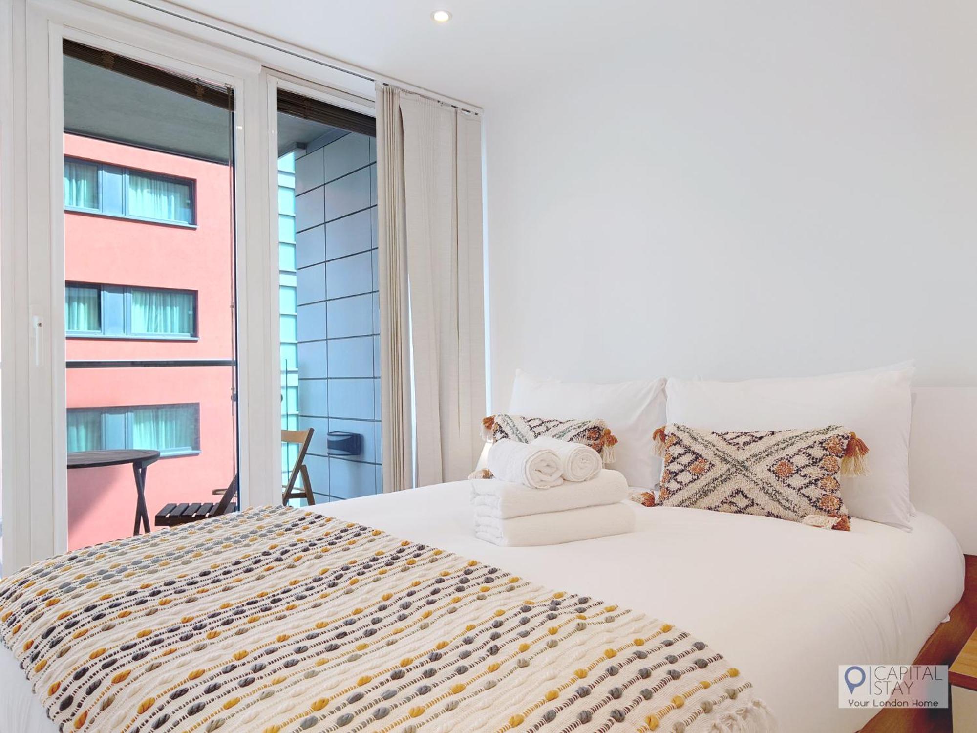 Deluxe One Bed By Excel & O2 Apartment *