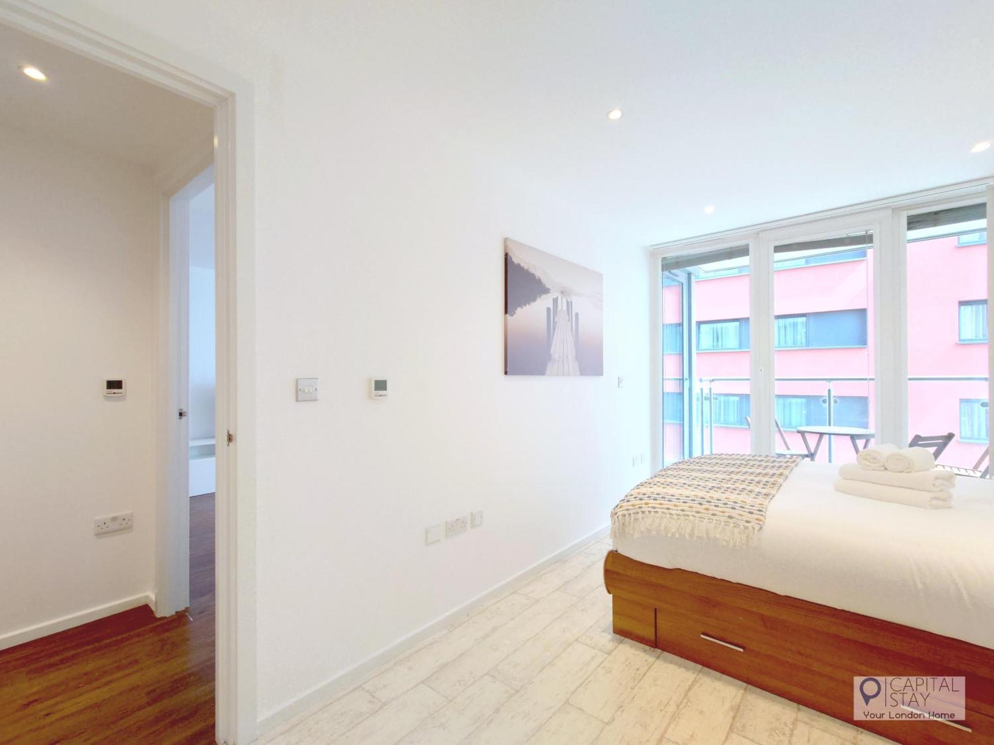 Deluxe One Bed By Excel & O2 *