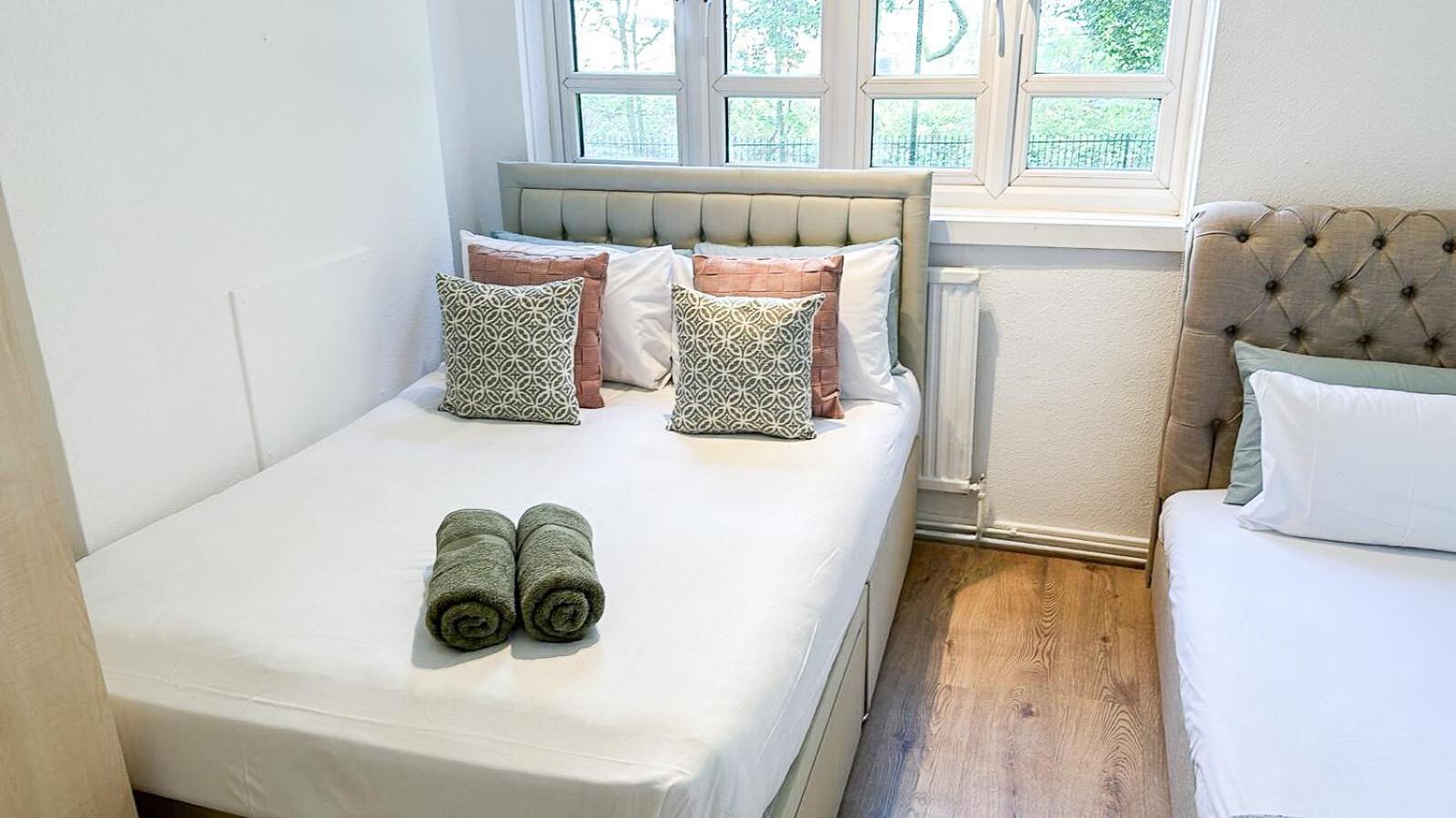Vibrant 3 Bedrooms Flat With Private Balcony Near Finsbury Park, Wood Green Apartamento *