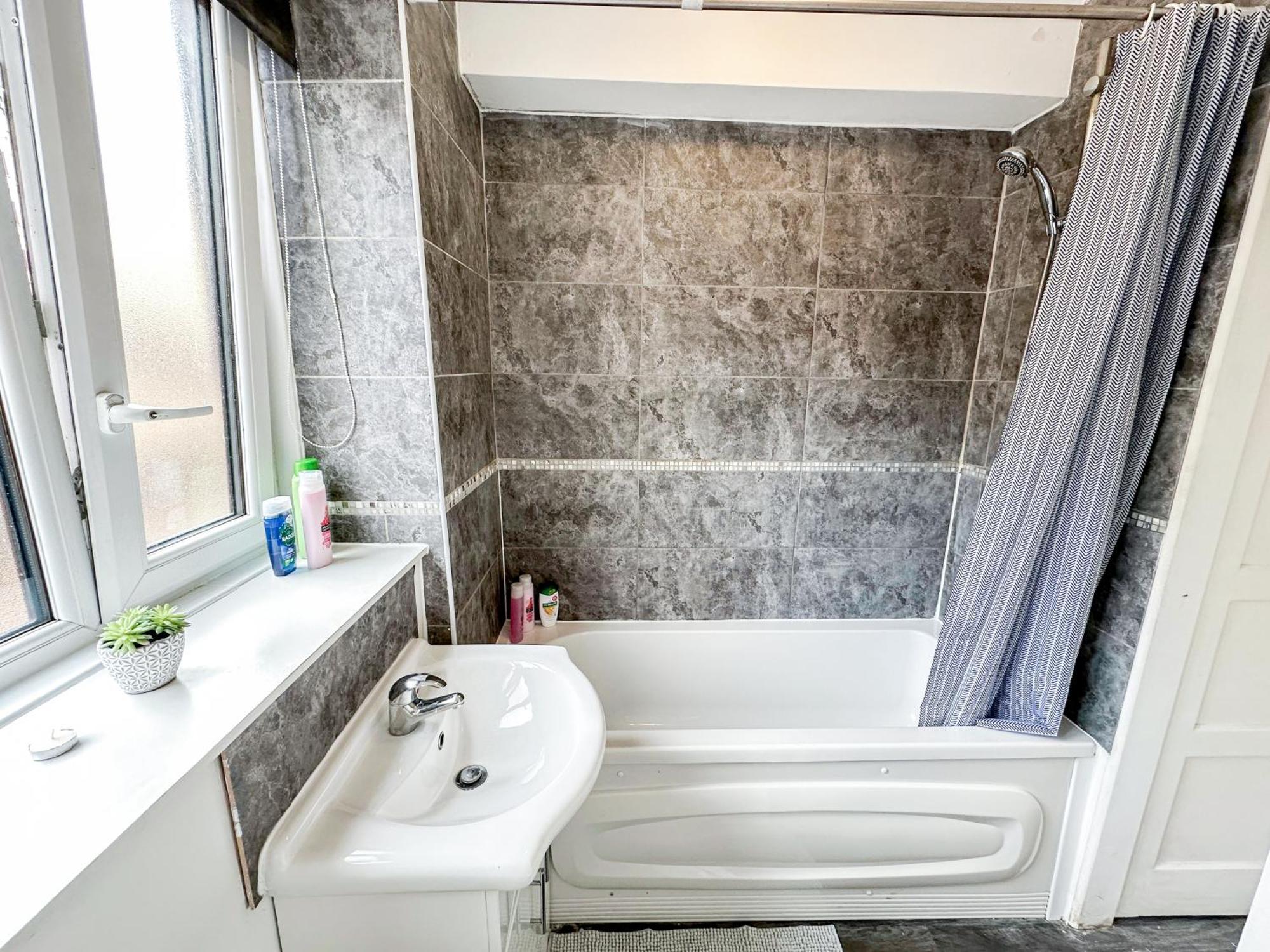 Apartamento Vibrant 3 Bedrooms Flat With Private Balcony Near Finsbury Park, Wood Green Londres