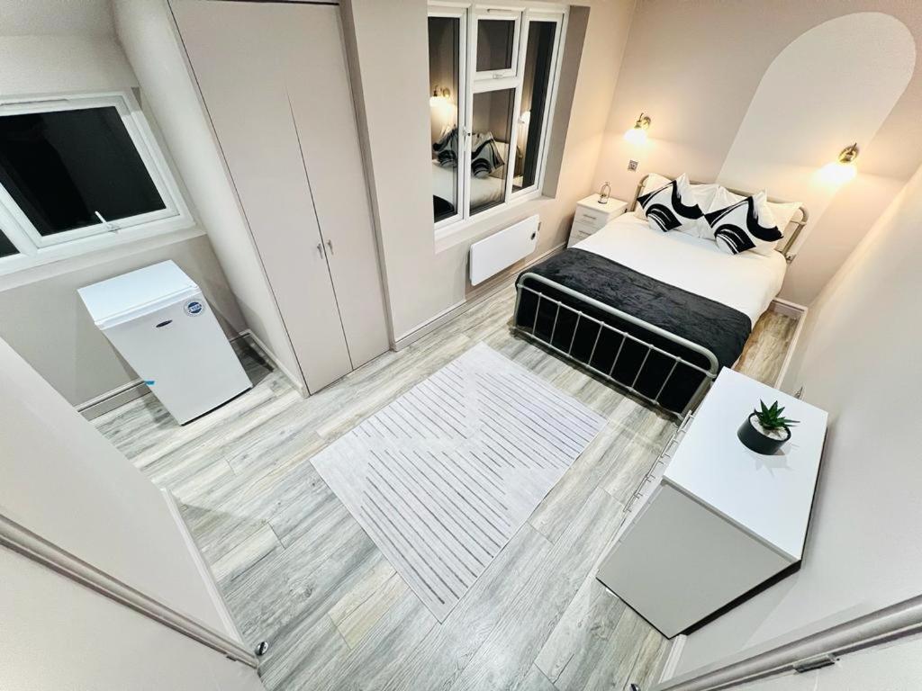Crescent House Location Ensuites Great Value London