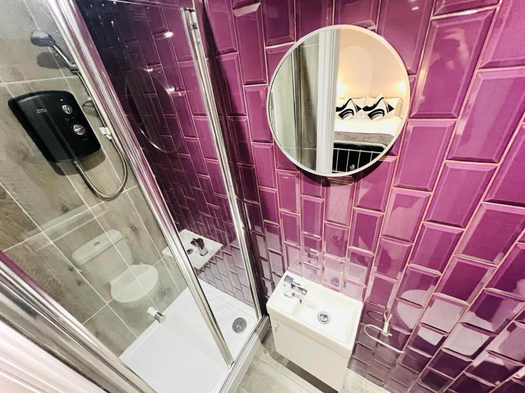 Crescent House Location Ensuites Great Value Guest house *