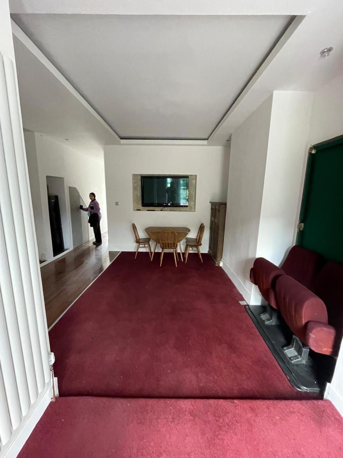 2 Bedroom Flat Wembley * Londen