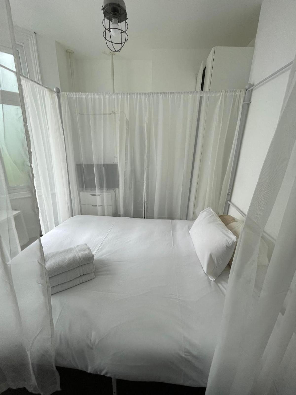 2 Bedroom Flat Wembley Appartement