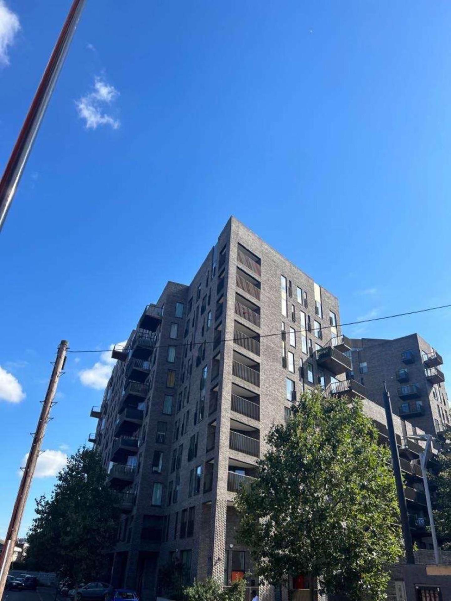 Apartment-newham-sleeps2-balcony-89ws London