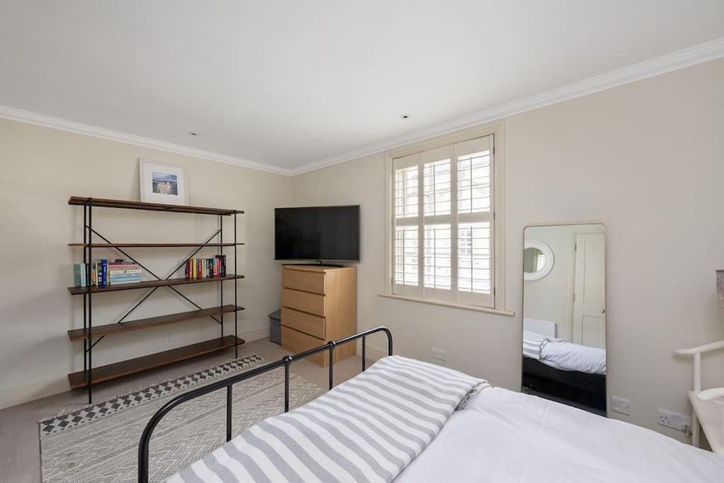 Perfect British Mews - Beautiful Garden * London