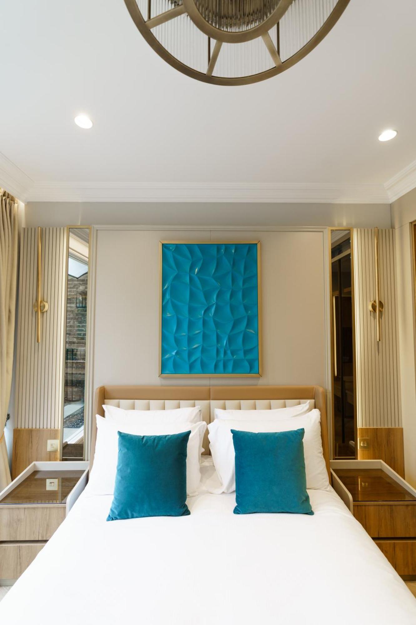 Apartment Holland Park