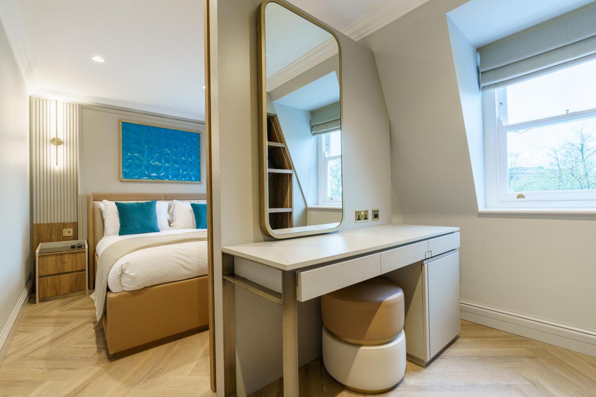 Apartment Holland Park