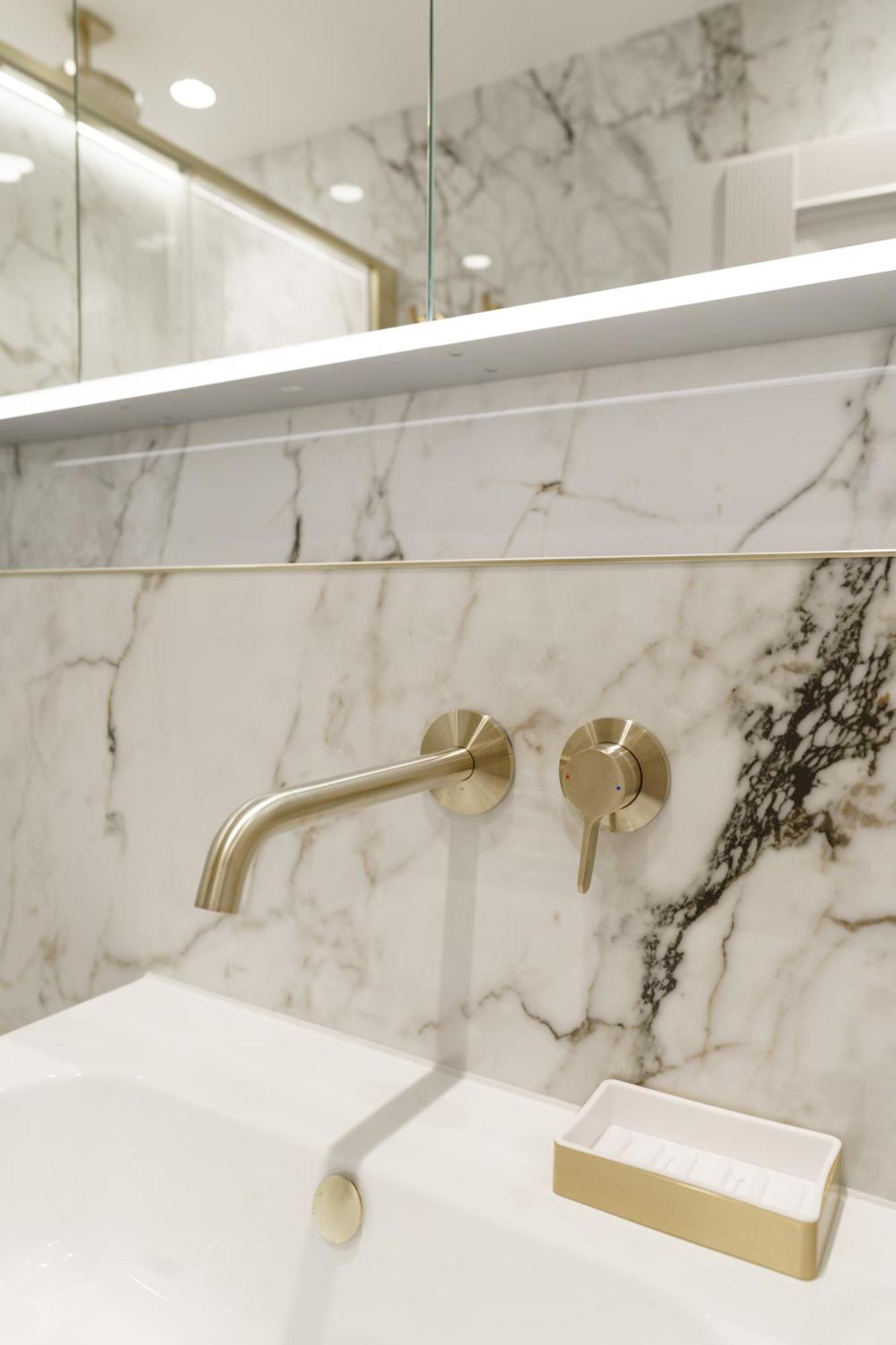 Holland Park Apartment London