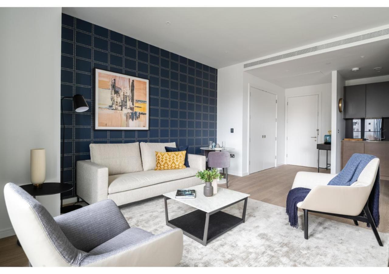 Elegant And Modern In Canary Wharf Right Next To Thames London
