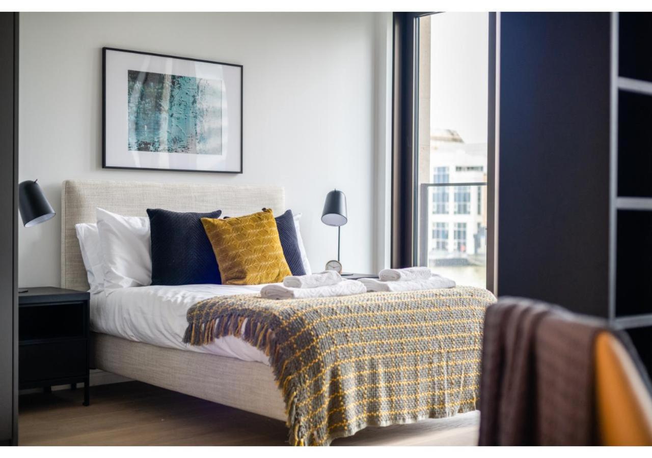 Elegant And Modern In Canary Wharf Right Next To Thames Apartment