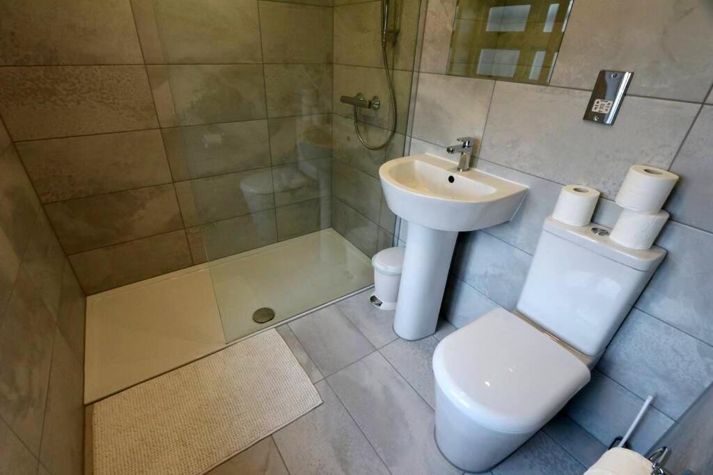 3 Bedroom Prime Angel Location