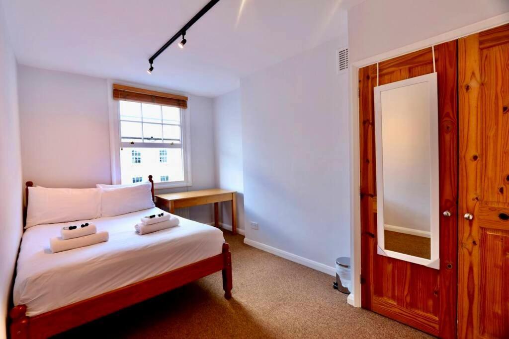 Apartment 3 Bedroom Prime Angel Location *