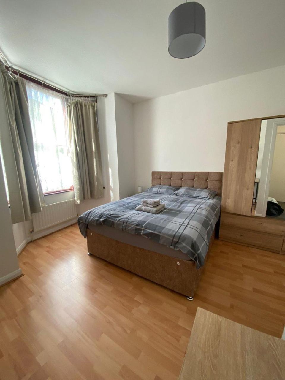 Leilighet Entire 2 Bed Flat 10 Mins To Central London