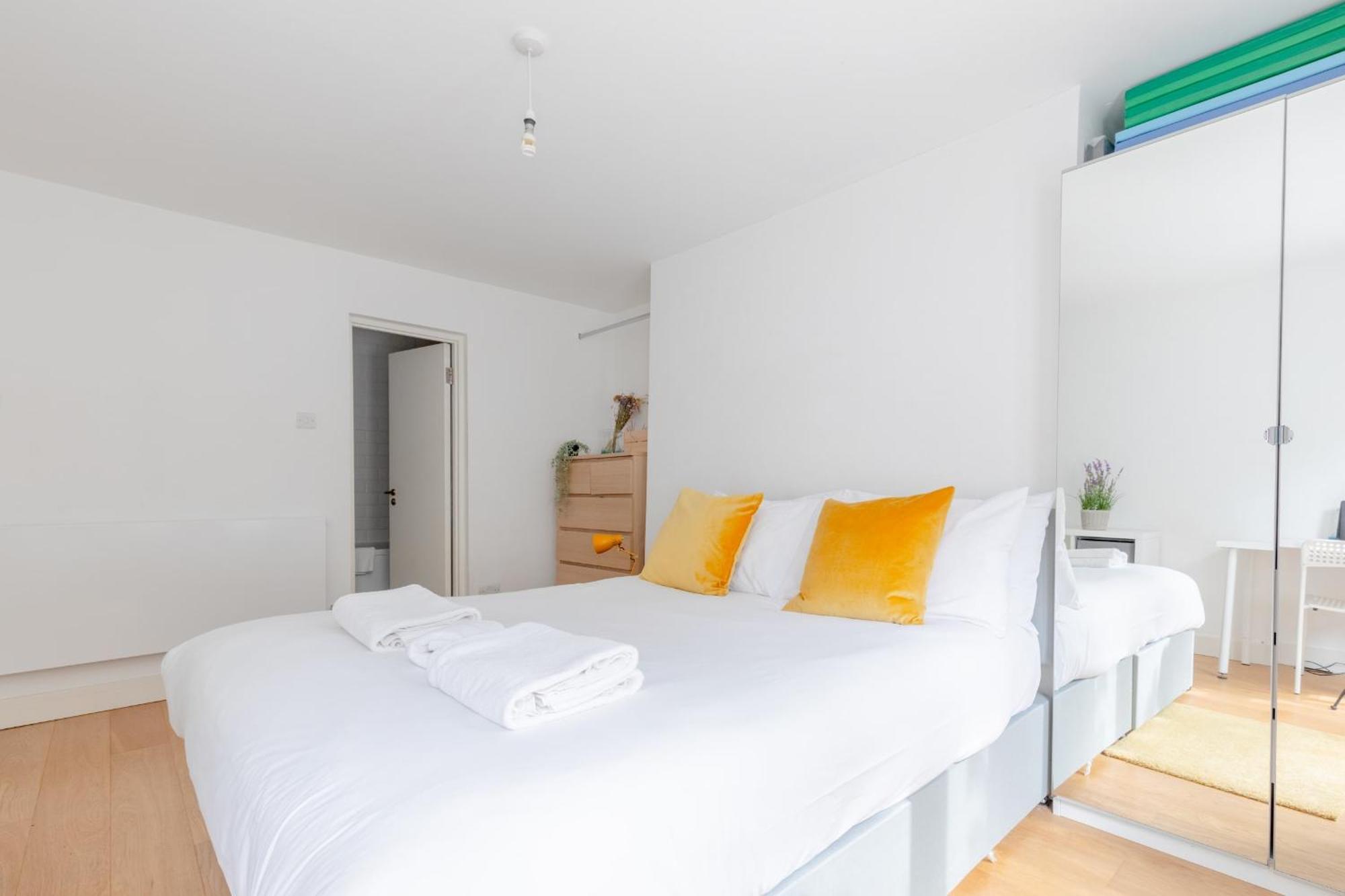 Homely 2bd Flat Wprivate Patio Near Maida Vale! Apartment *
