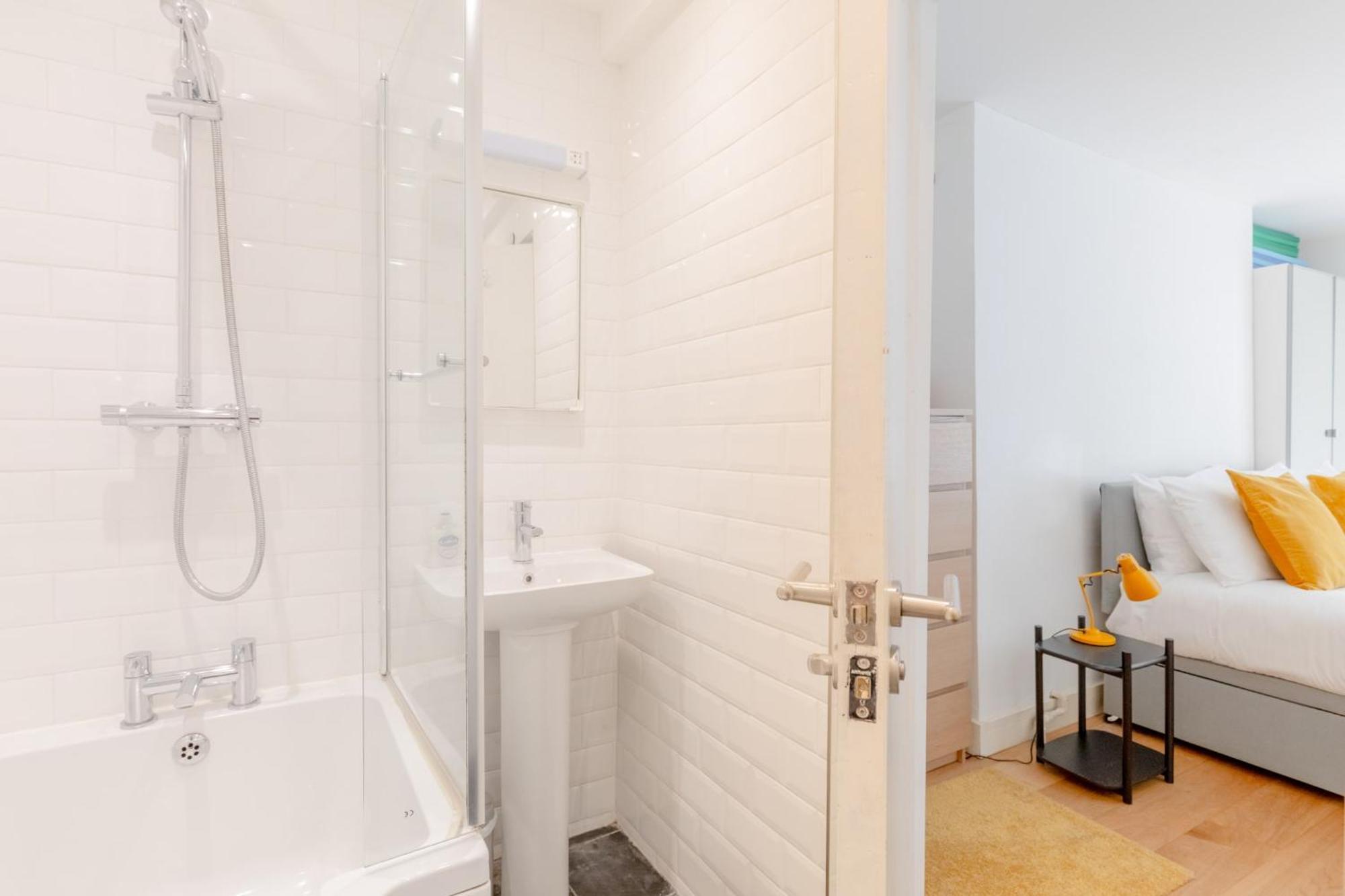 Homely 2bd Flat Wprivate Patio Near Maida Vale! * London