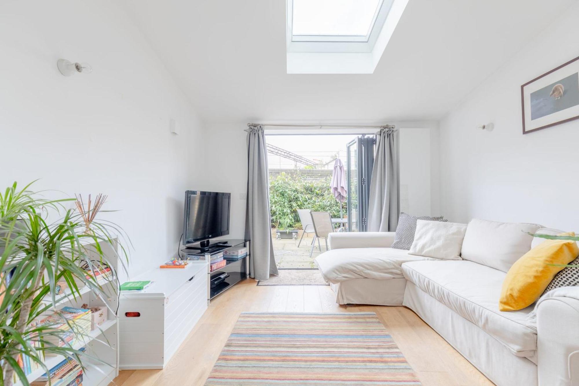 Homely 2bd Flat Wprivate Patio Near Maida Vale! Apartment London