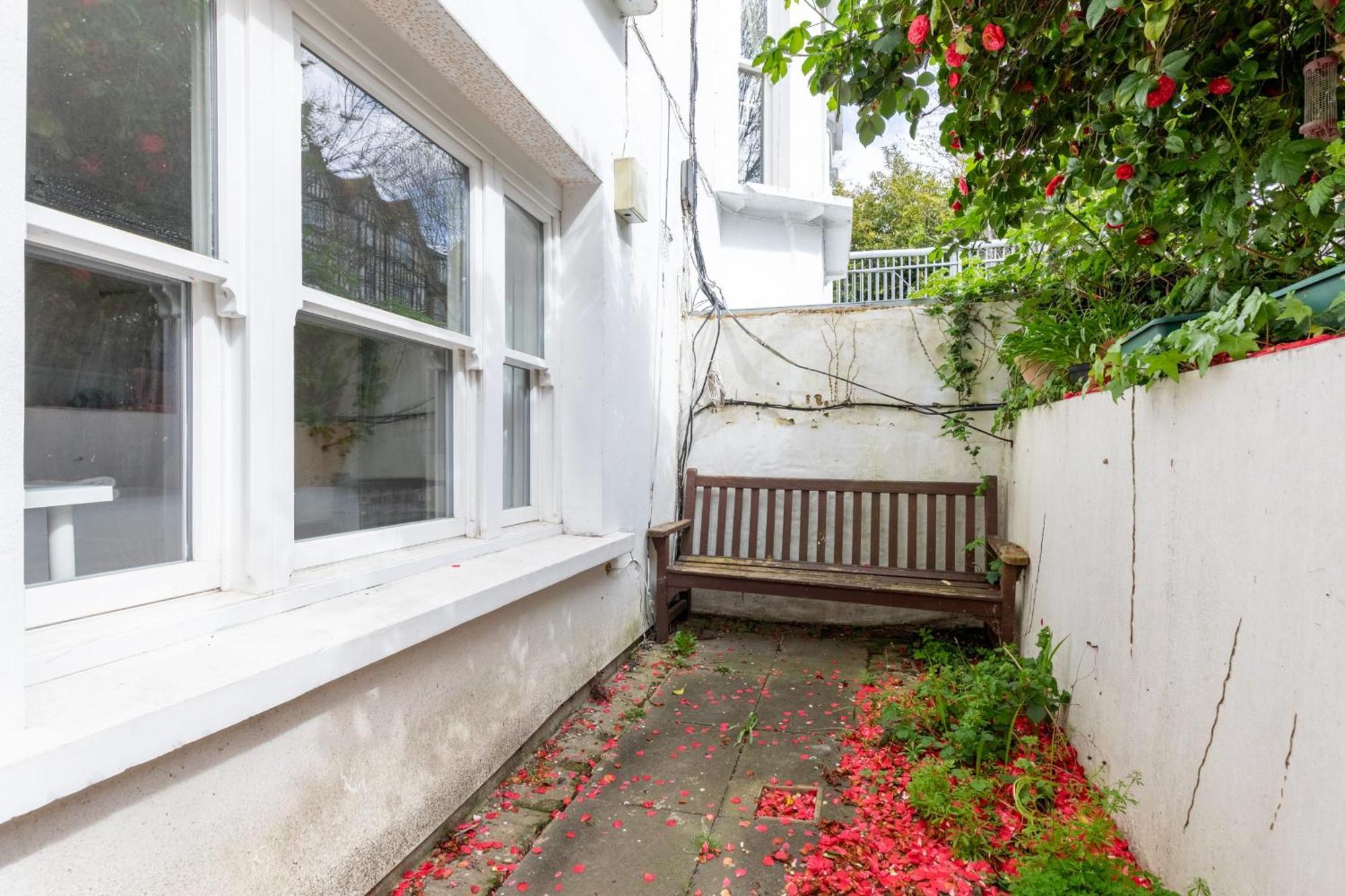 Homely 2bd Flat Wprivate Patio Near Maida Vale! Apartment