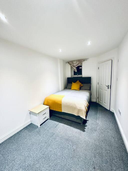 Modern 2 Bedroom Flat In Balham