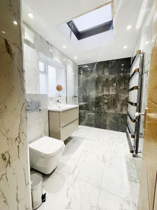 4 Bedroom Townhouse Seconds Away From Harrods London