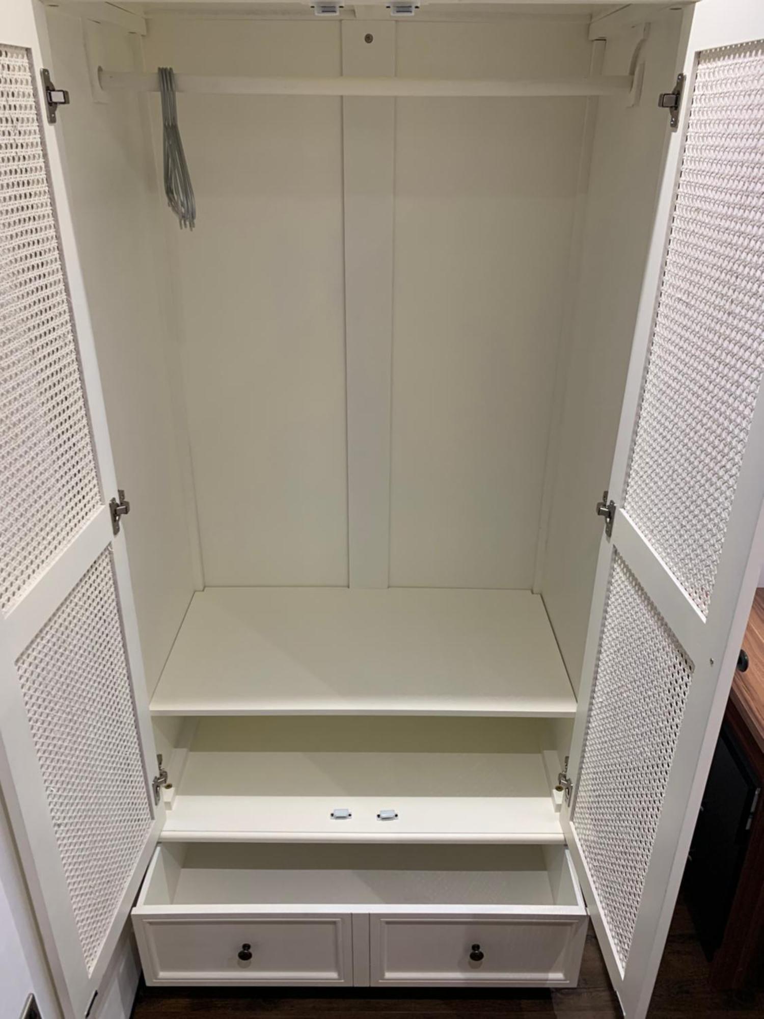 Private Renovated With Standard Size Brown Desk In Se9 6pg * London