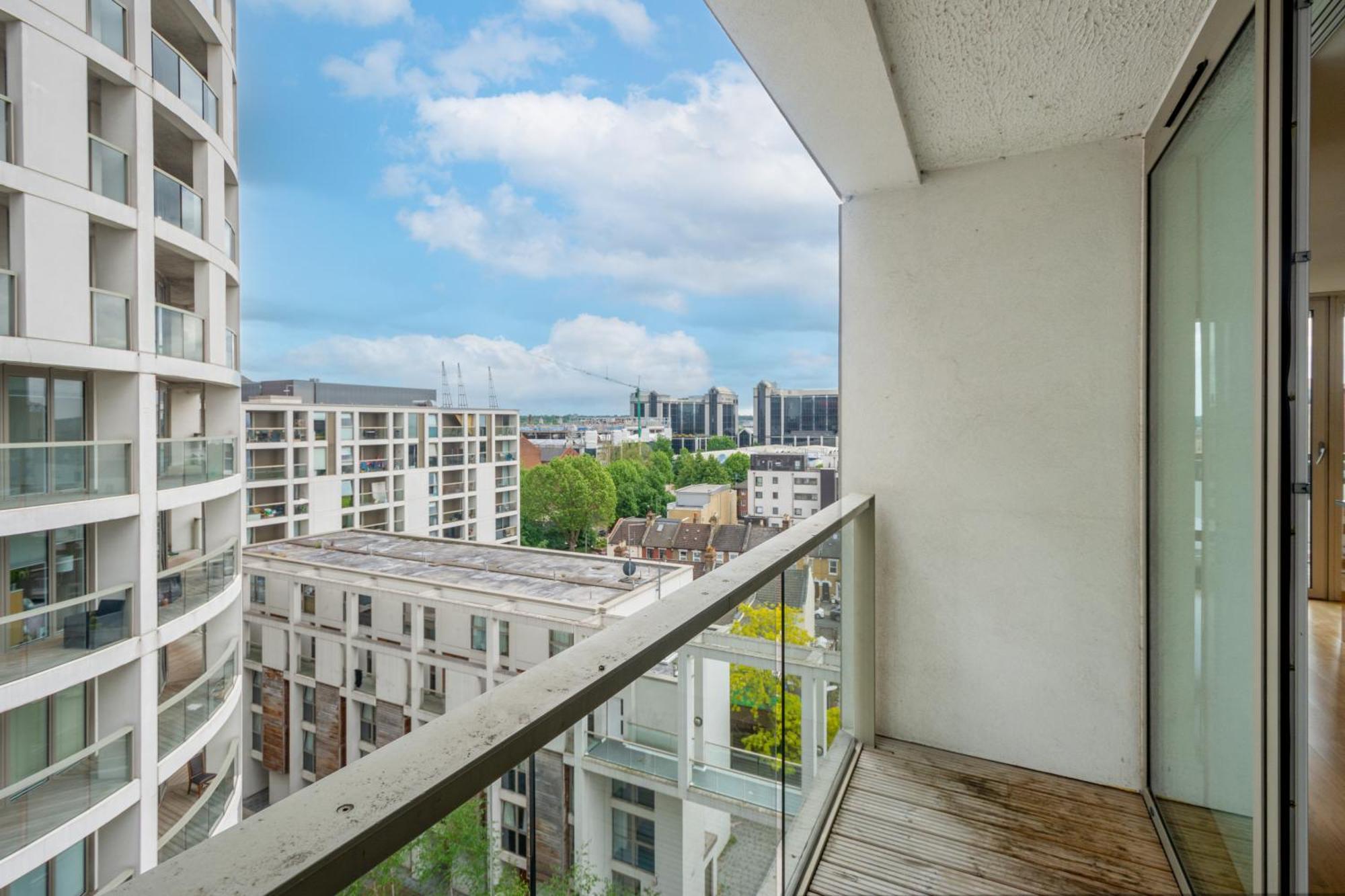 Apartment Mysquare Lanterns Way At Canary Wharf *