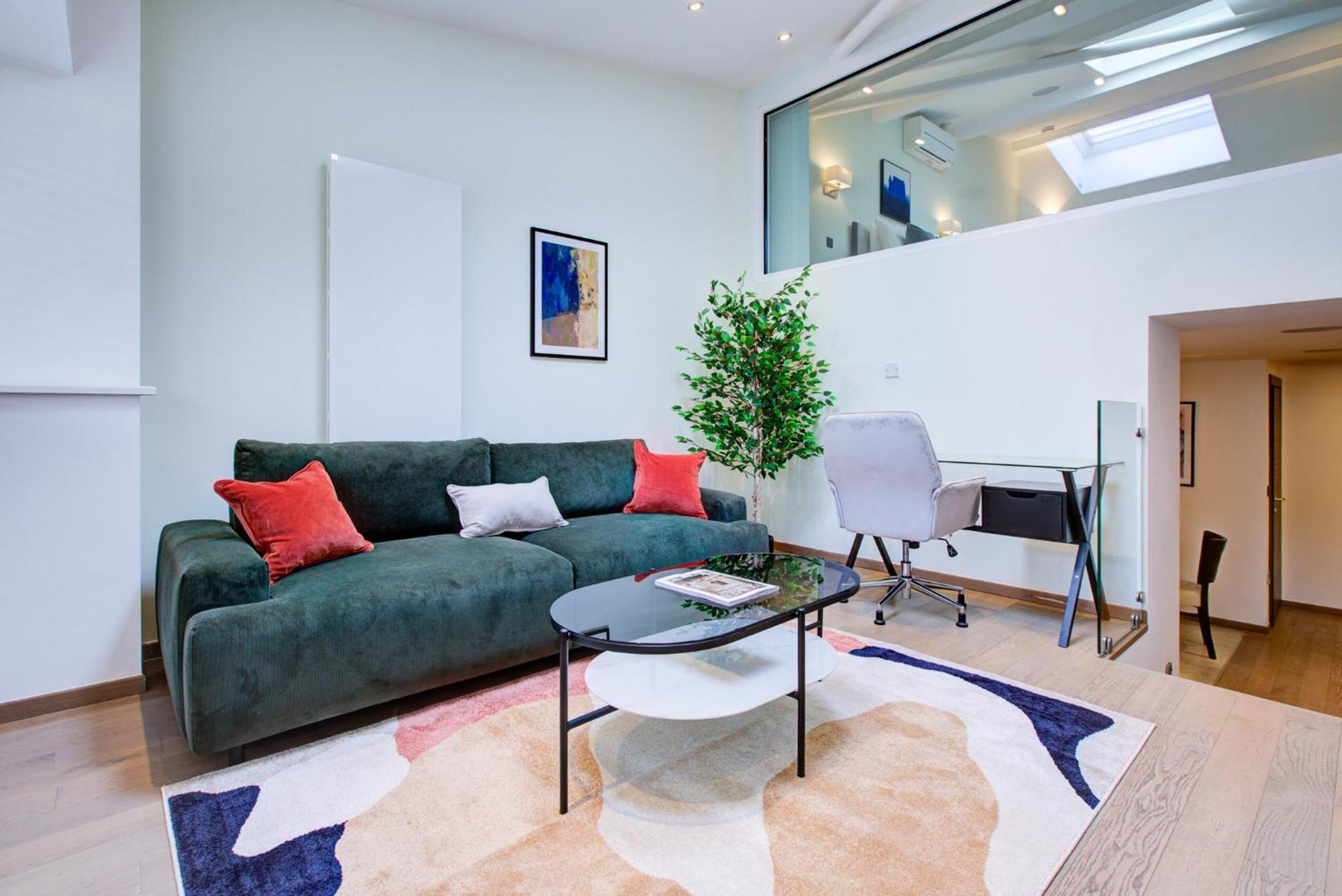 The Loft House By Artsy Apartment