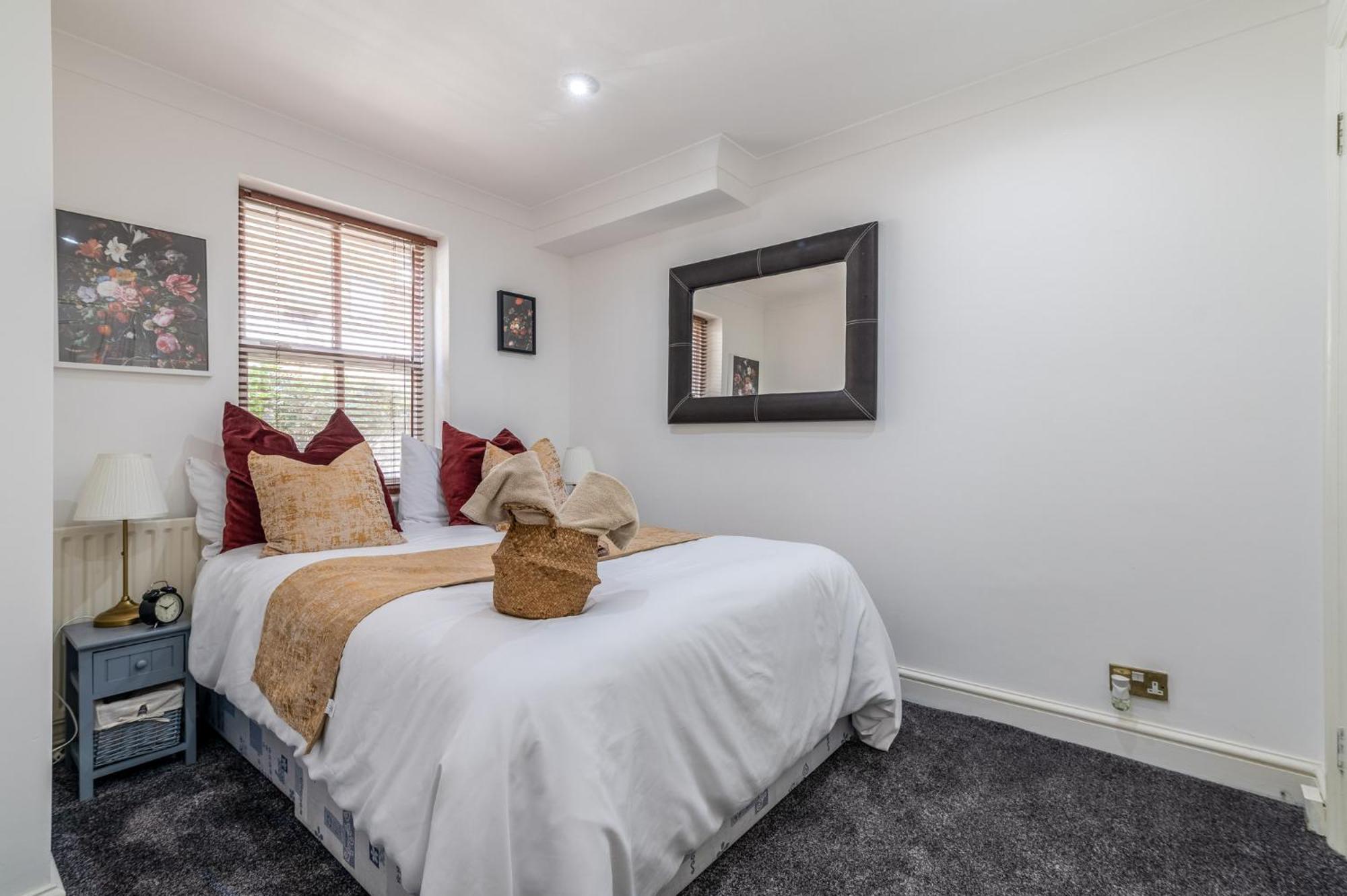 Charming 3-bedroom Townhouse Balcony * Londen