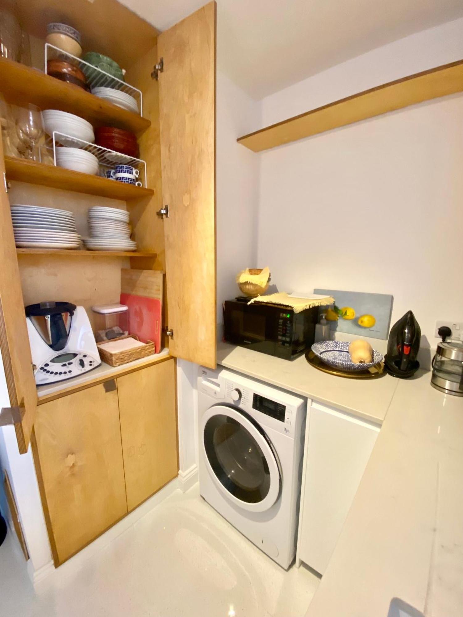 Urban Oasis Chic 1br Flat With Spacious Garden *