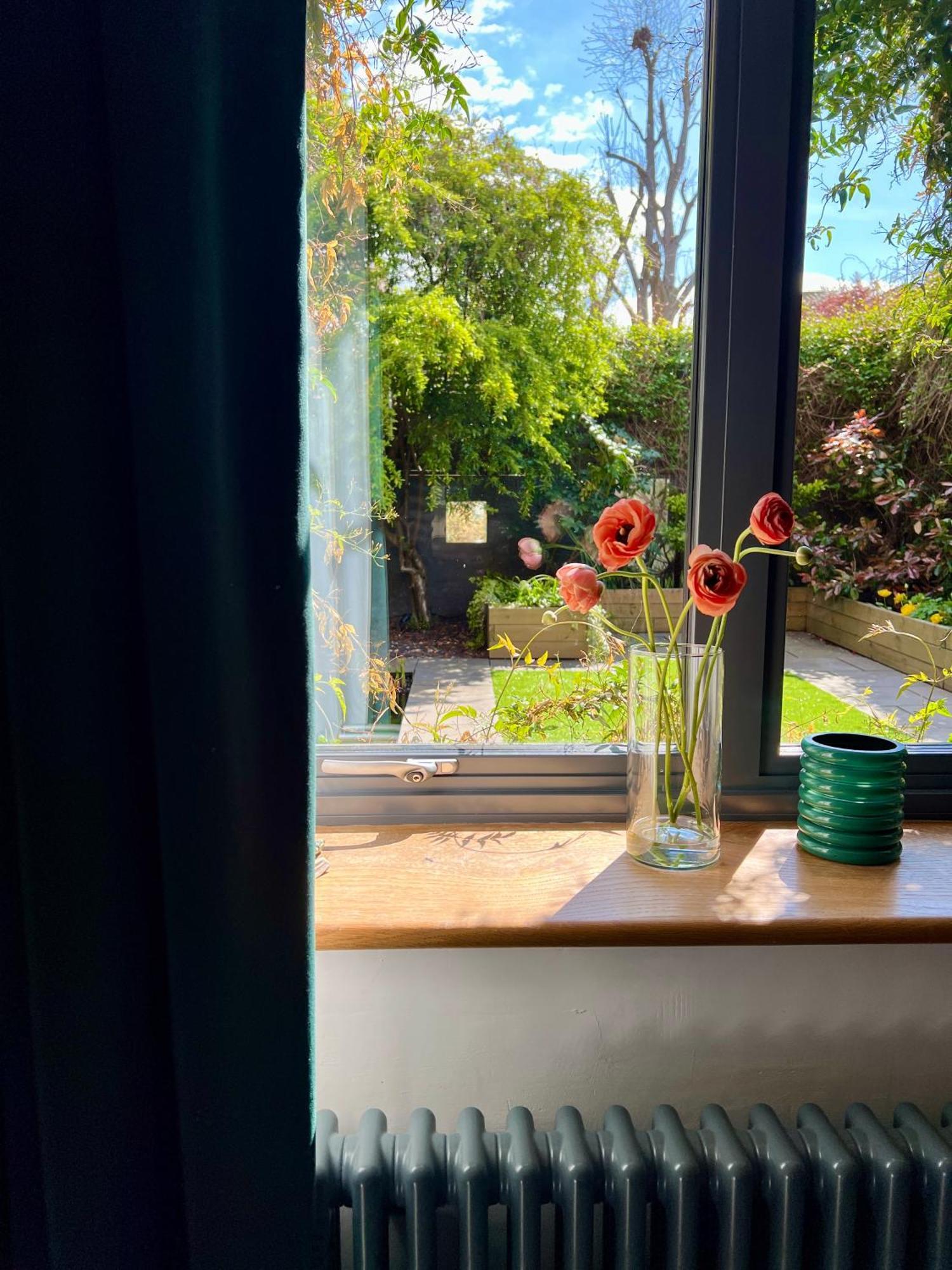 Urban Oasis Chic 1br Flat With Spacious Garden * London