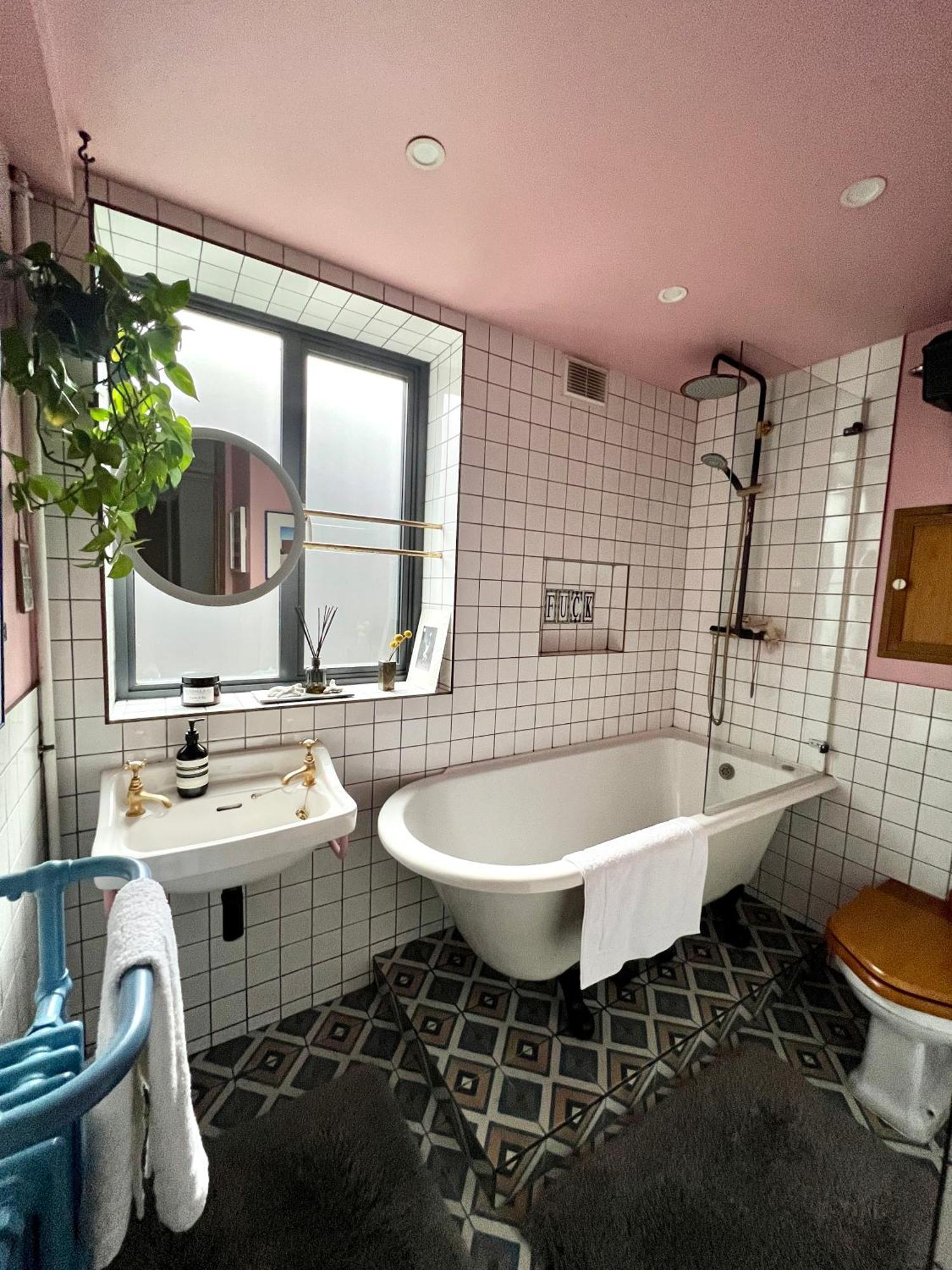 Urban Oasis Chic 1br Flat With Spacious Garden * London