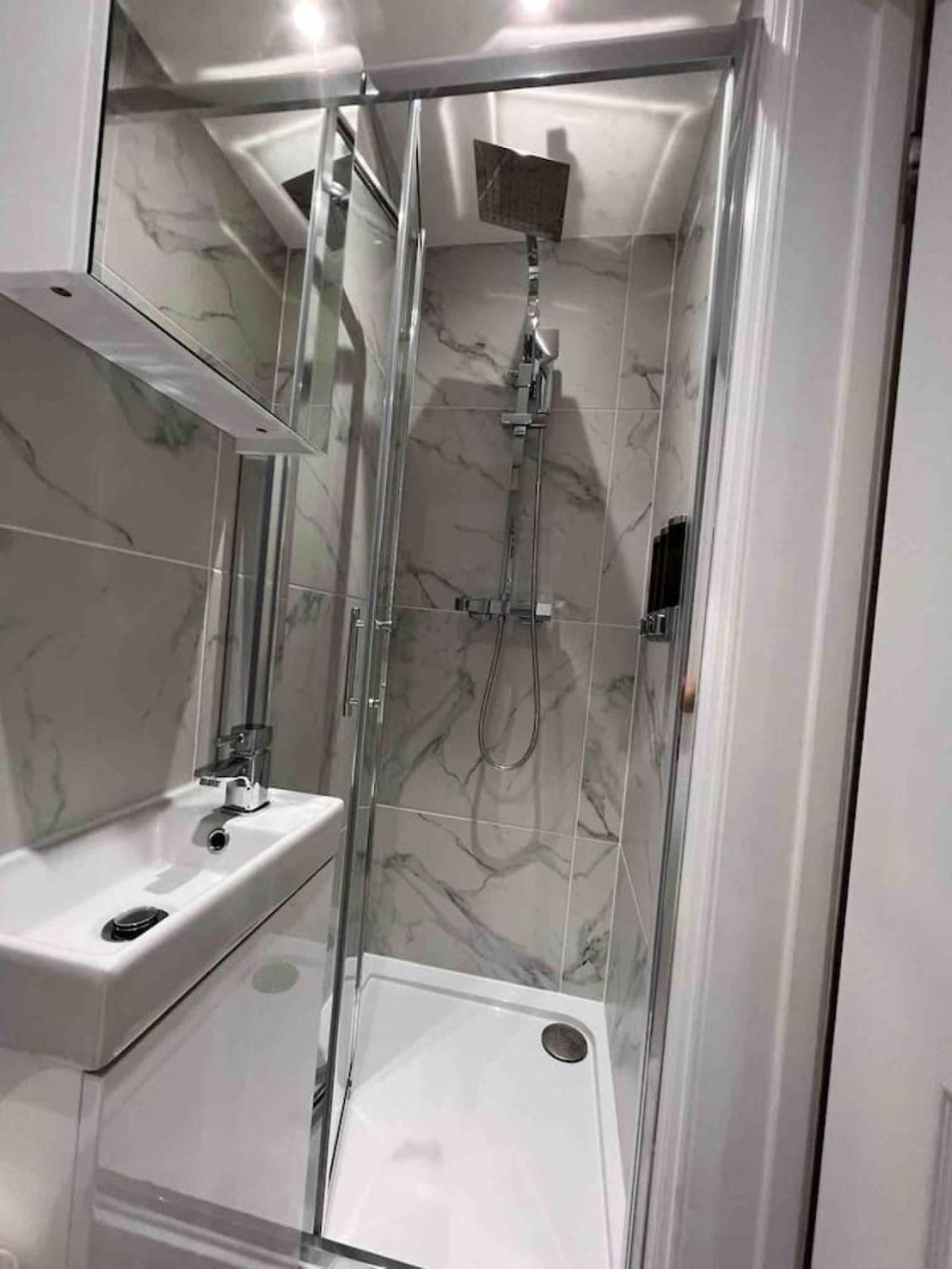 Pensión London- Zone 2 En-suite Londres