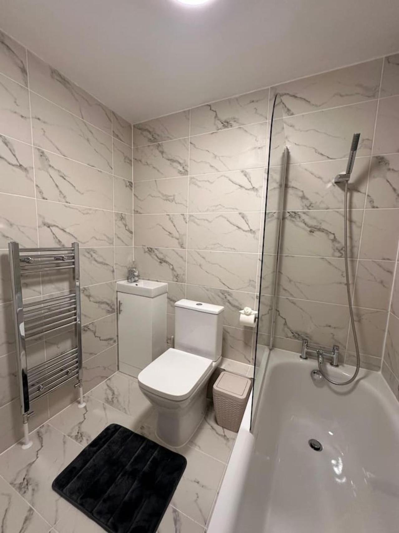 Modern Zone1 Guest house