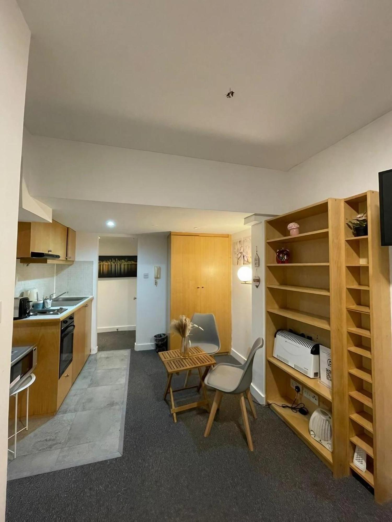 Modern Close To Hyde Park Apartment