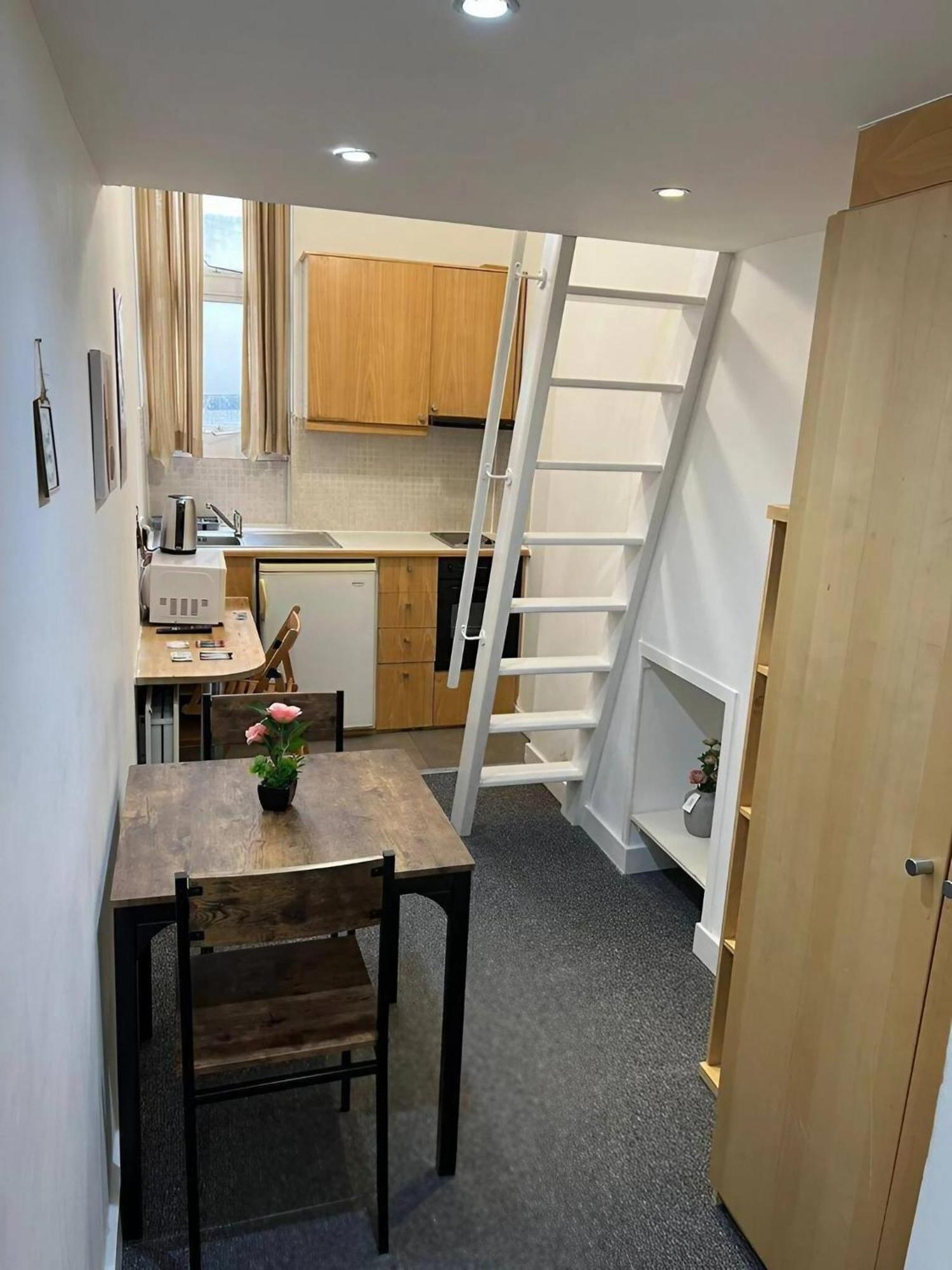 Modern Close To Hyde Park Apartment *