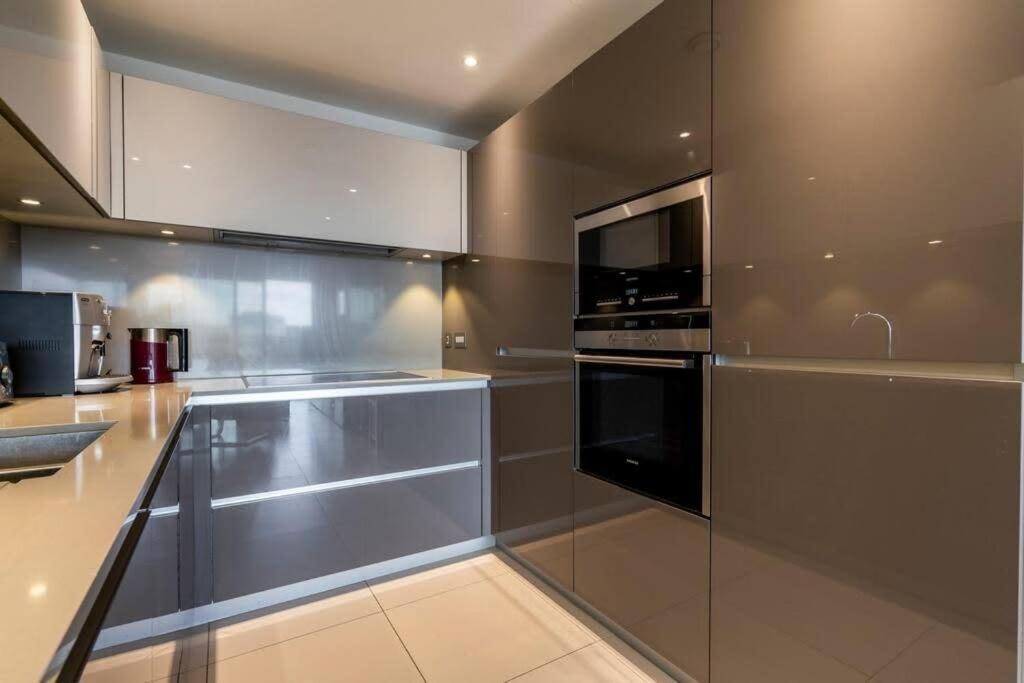 1 Bedroom Penthouse Flat In East Leilighet *
