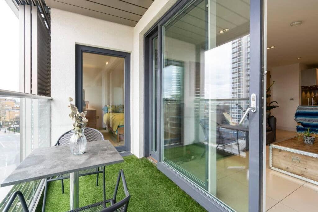 1 Bedroom Penthouse Flat In East Leilighet