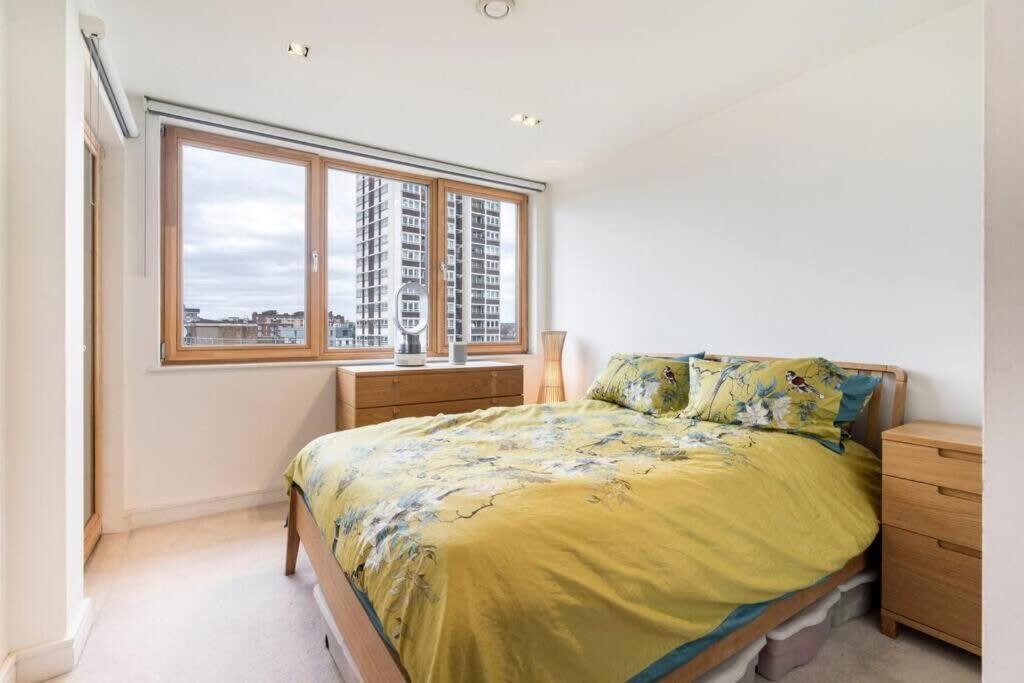 Leilighet 1 Bedroom Penthouse Flat In East London
