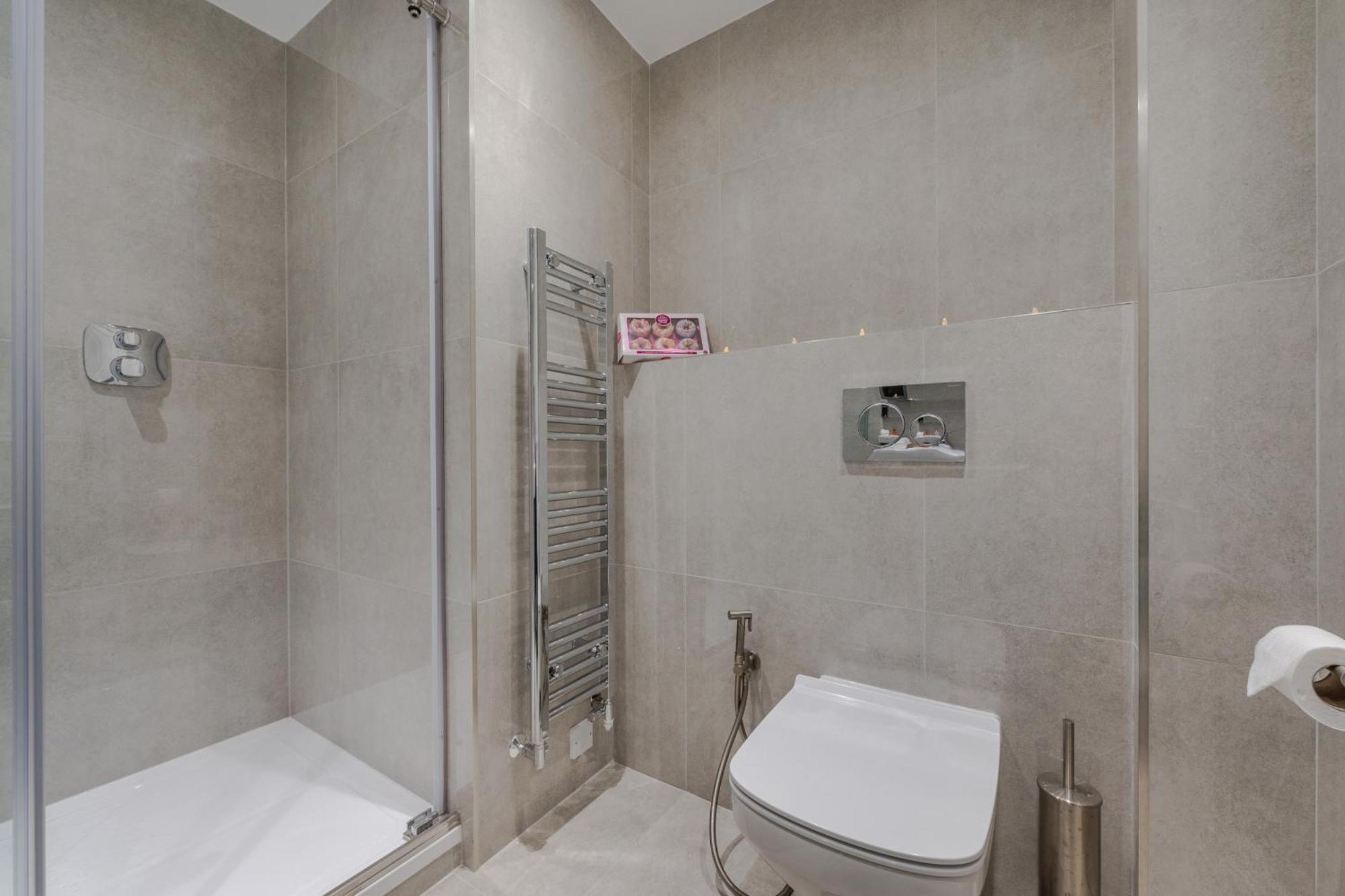 Chic 3 Bedroom 2 Bathroom Luxury Living 7hs * Londen