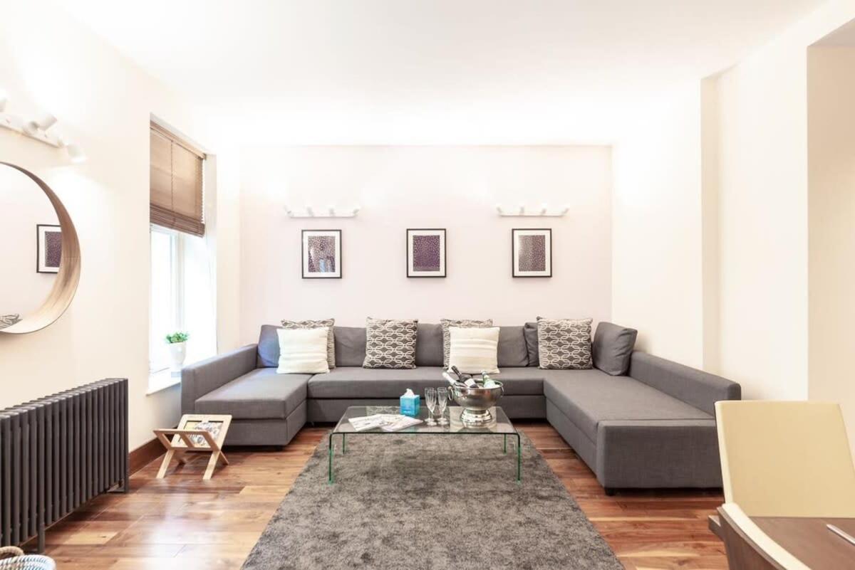 Appartement Modern And Comfortable Air-conditioned 2br Flat