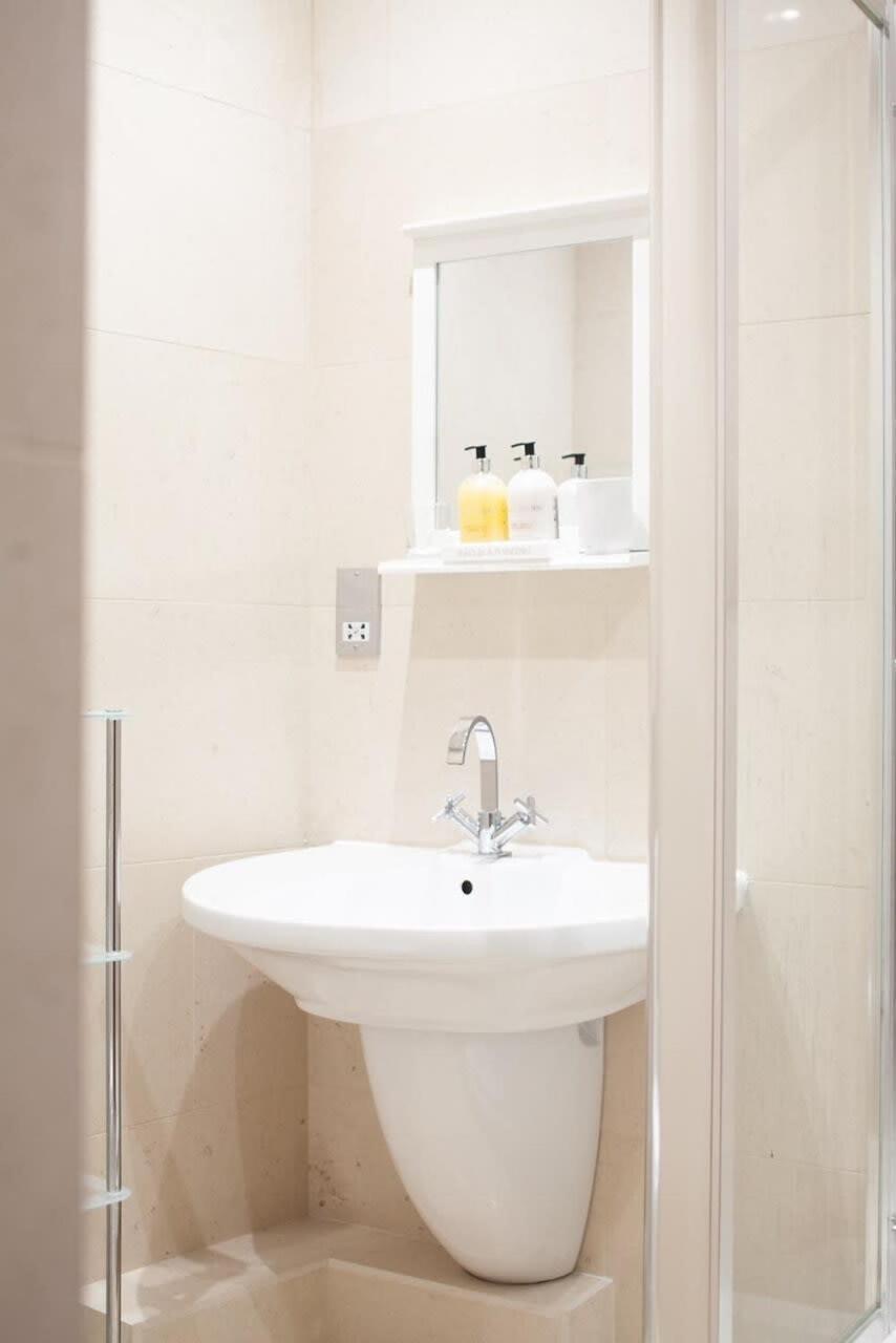 Modern And Comfortable Air-conditioned 2br Flat Appartement *