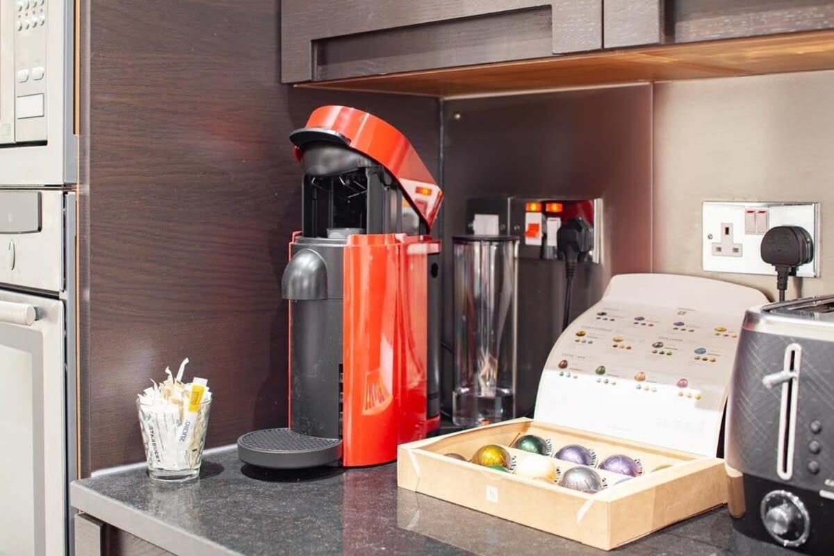 Modern And Comfortable Air-conditioned 2br Flat Appartement Londen