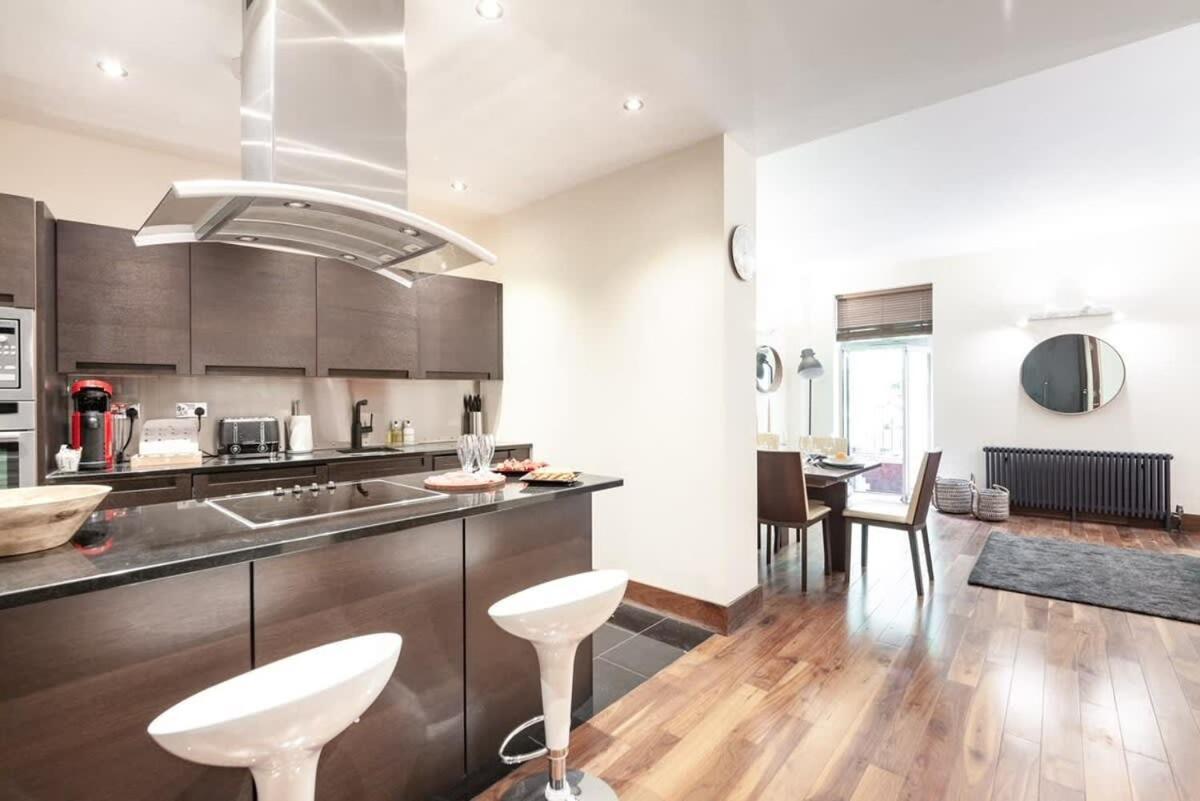 Appartement Modern And Comfortable Air-conditioned 2br Flat Londen