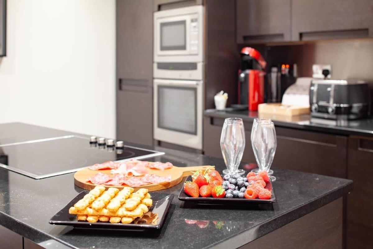 Modern And Comfortable Air-conditioned 2br Flat Londen