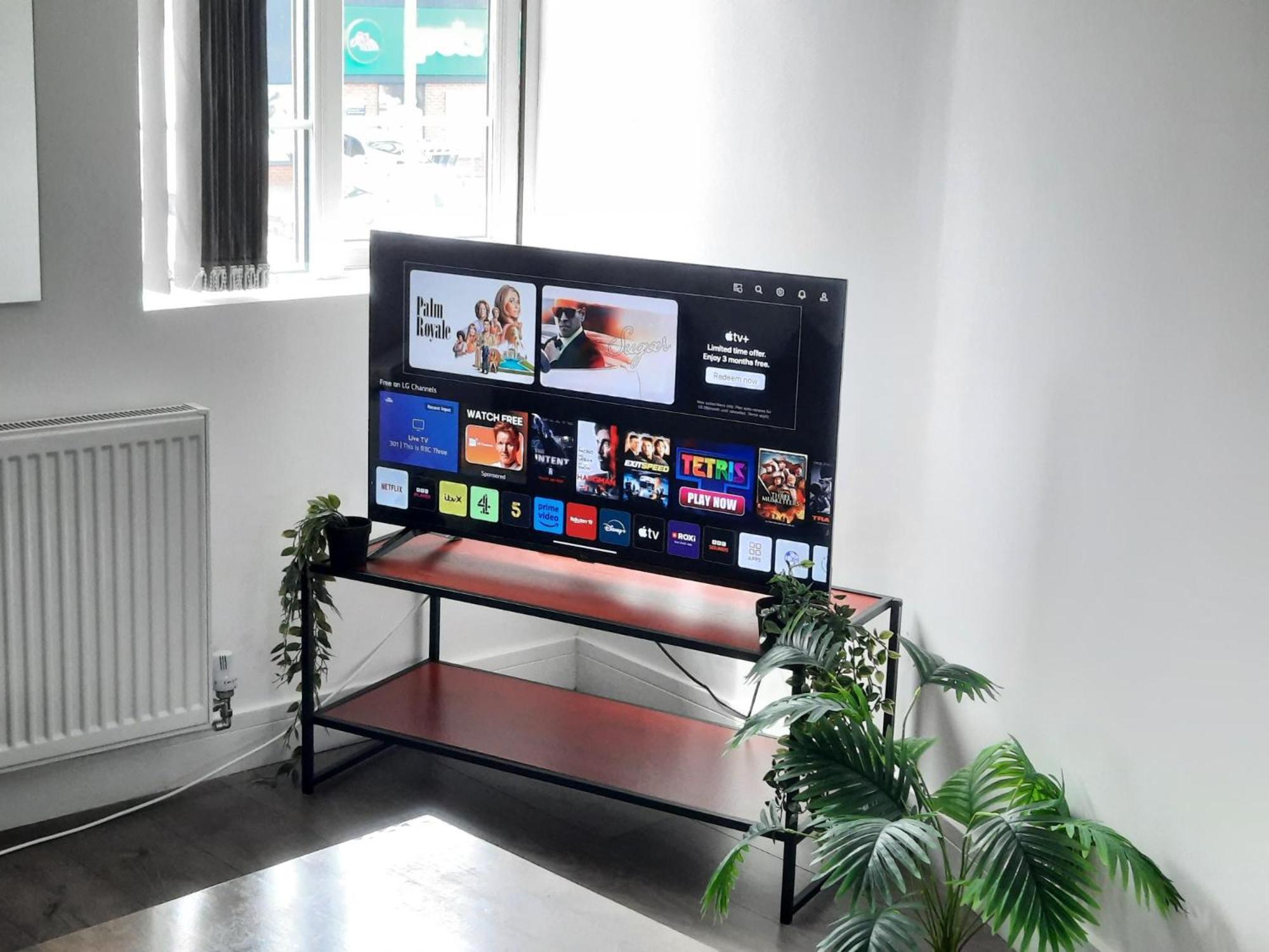 Acton Town Luxe - Spacious Modern Near Westfield & Nature, Pets Welcome! Apartment London