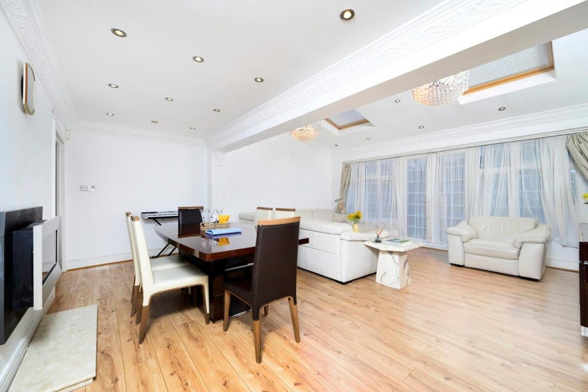 Chic 3br - Eats And Sights Closeby Feriehus London