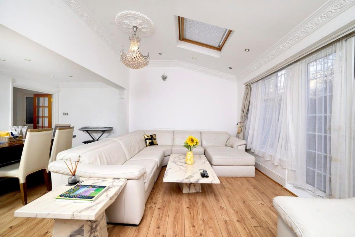 Feriehus Chic 3br - Eats And Sights Closeby London