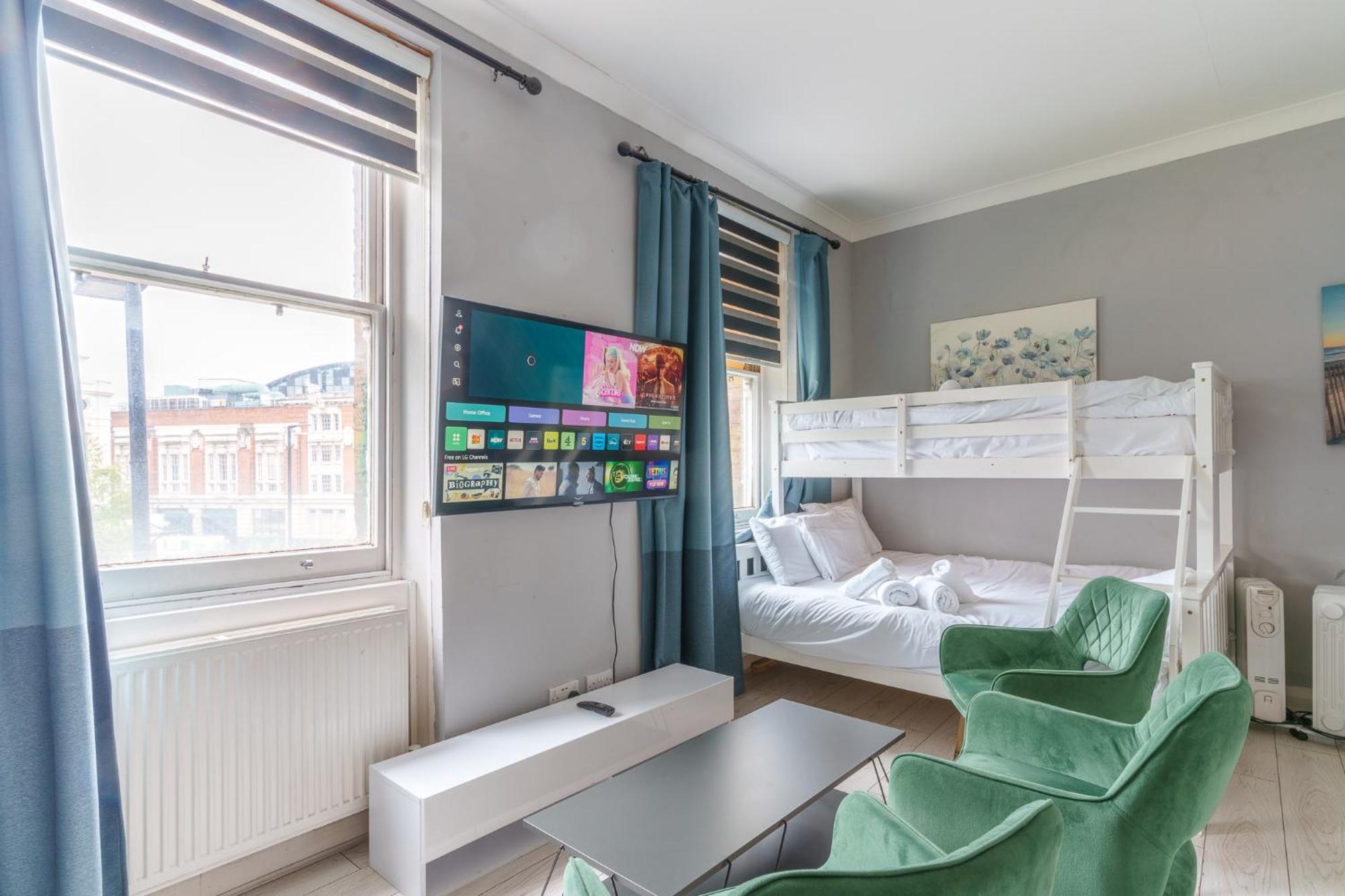 Central Apartment *